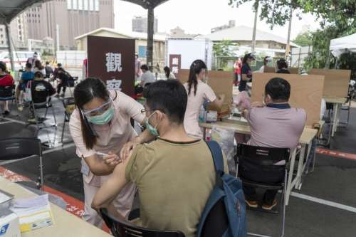 06竹市本次獲配3900劑疫苗已於下午4點整施打完畢